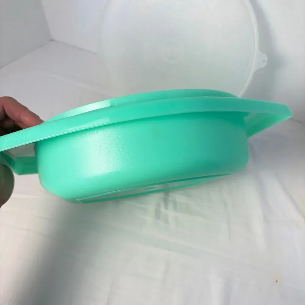 VTG Tupperware jadeite green cheese lettuce grater mandolin bowl with lid. 786.